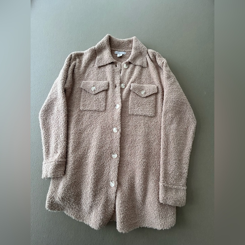 Sincerely Jules Sherpa button down shirt. Warm and stylish. Size Medium